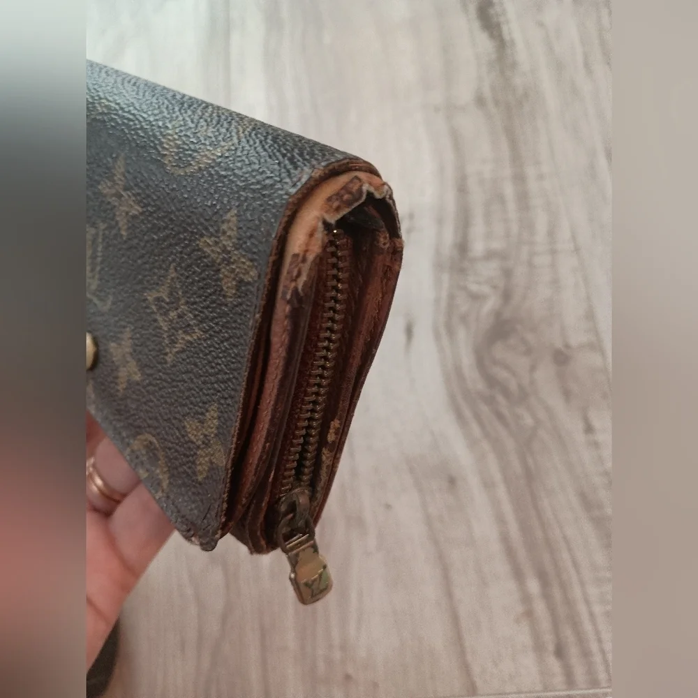 Louis Vuitton Monogram Porte Monnaie Tresor Wallet